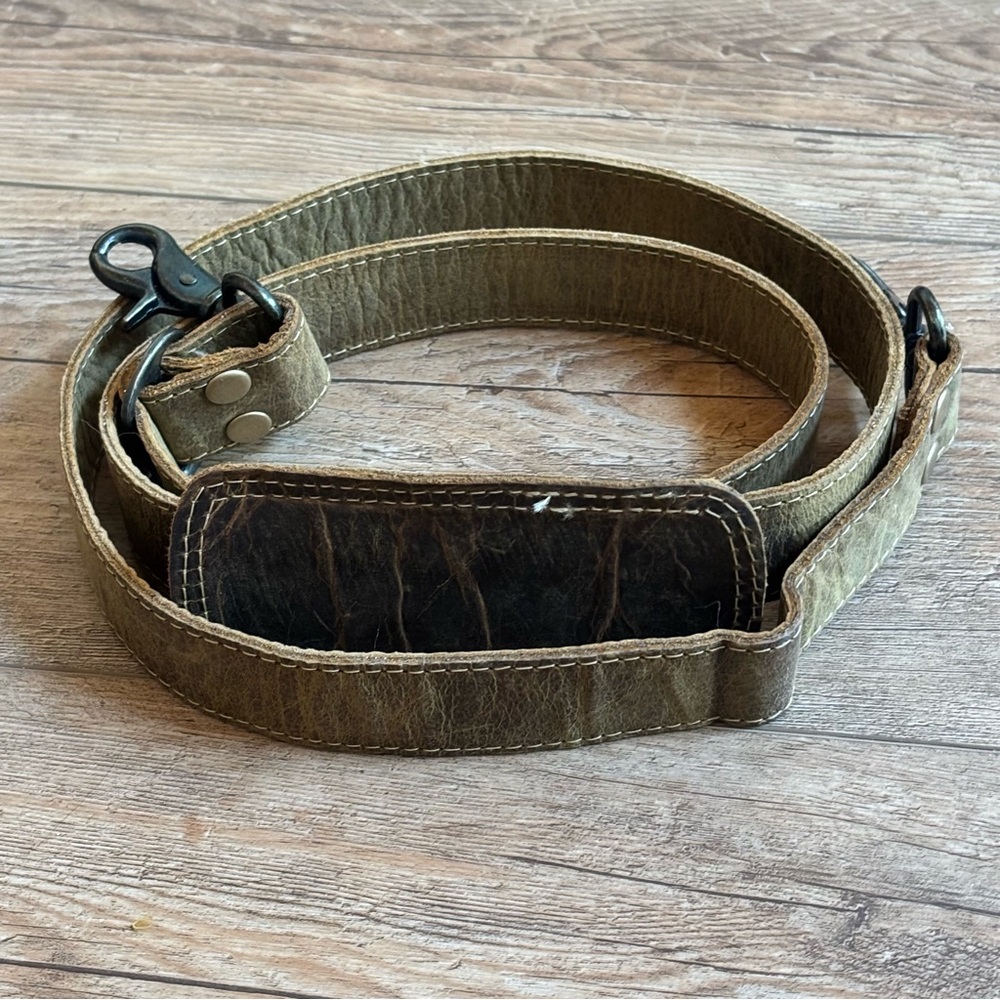 Canvas Crossbody Camera Strap in Olive Brown - Picture 5 of 6